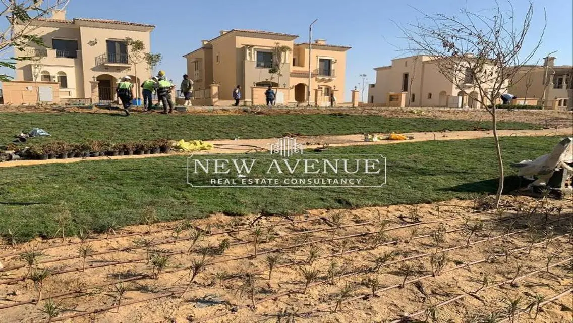فيلا فاخرة بمساحة واسعة في مدينة البوابات
