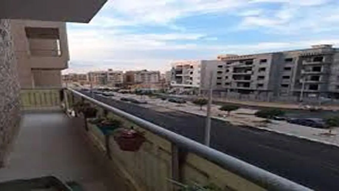 شقة فندقية اول سكن للايجار فى اللوتس الشمالية