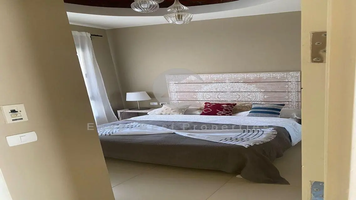 فيلا فاخرة كبيرة بإطلالة بحرية مباشرة  وبدون مقدم