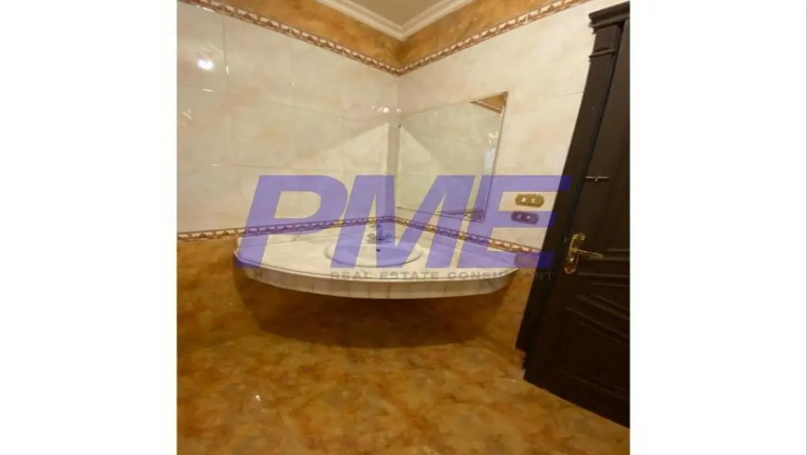 For sale a 320  apartment  in Mohandessin