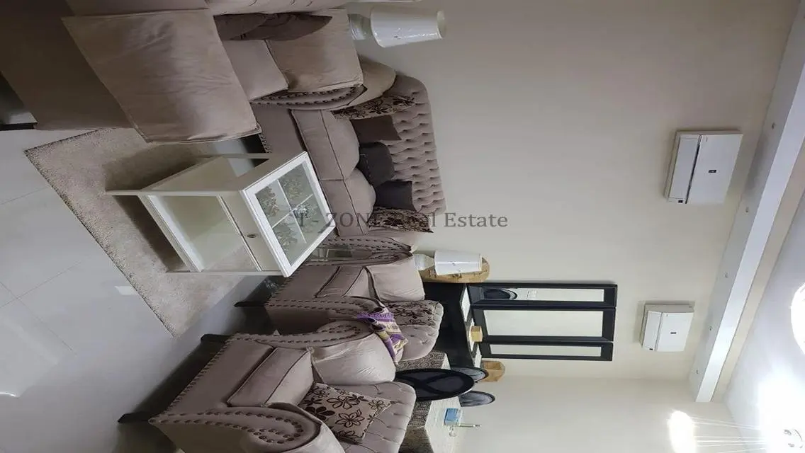 Modern furnished villa for rent in Hyde Park