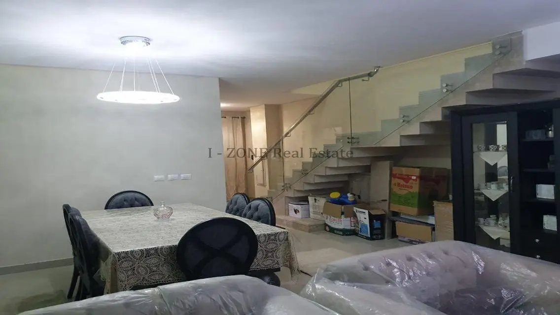 Modern furnished villa for rent in Hyde Park