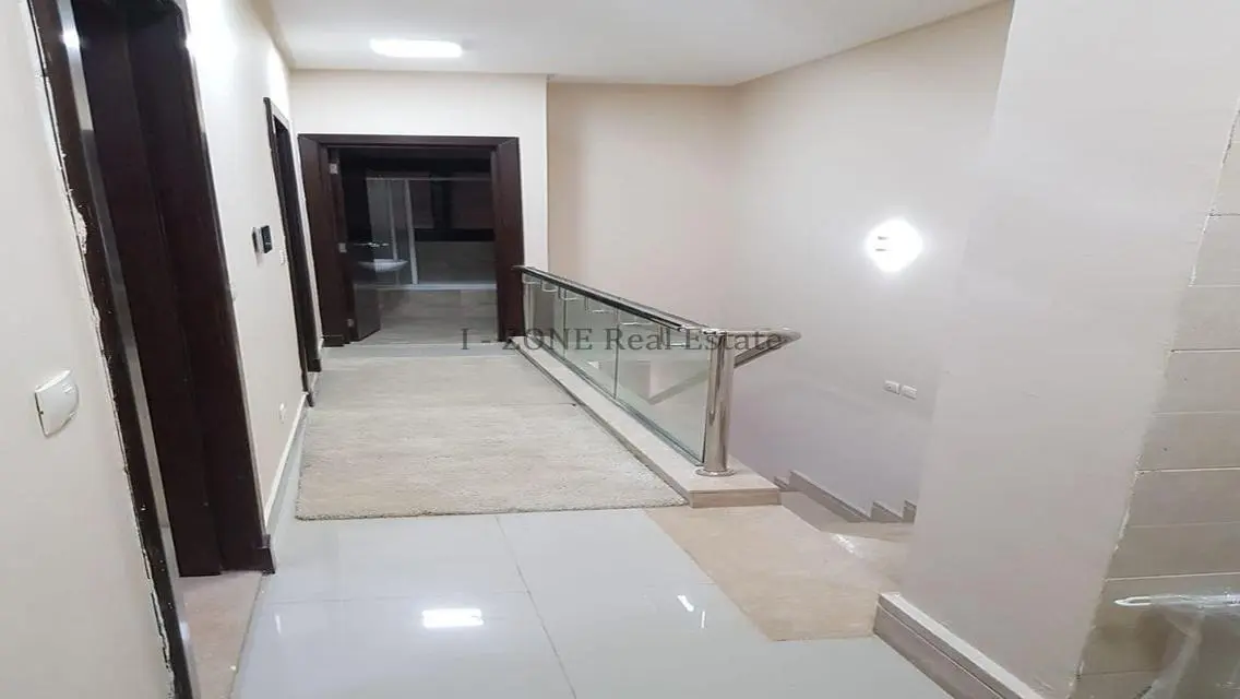Modern furnished villa for rent in Hyde Park