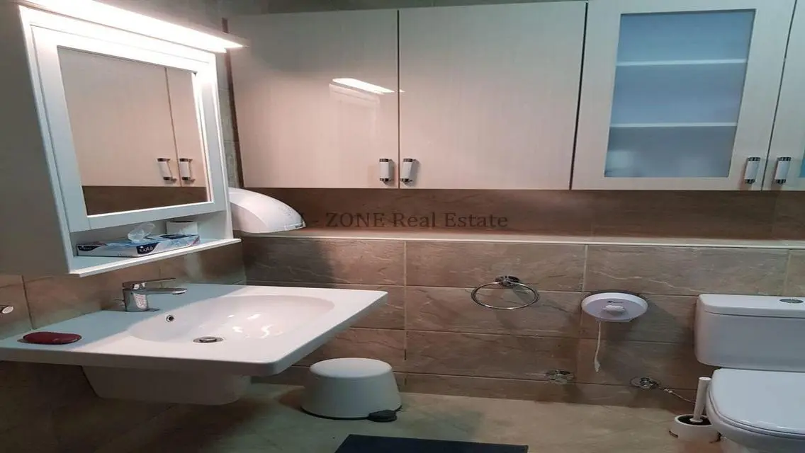 Modern furnished villa for rent in Hyde Park