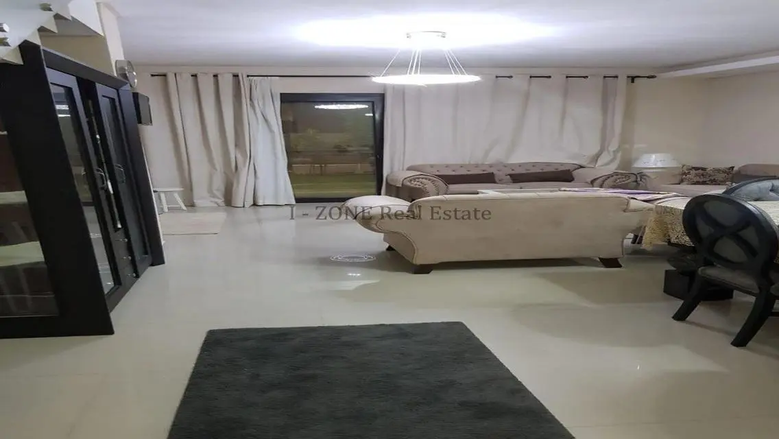 Modern furnished villa for rent in Hyde Park