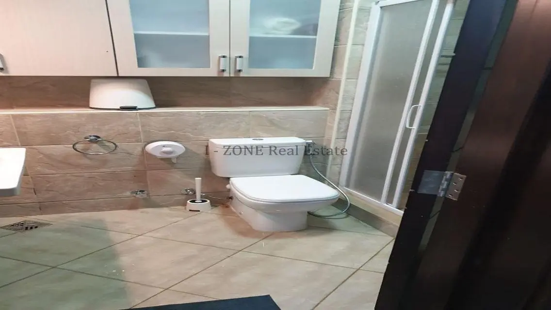 Modern furnished villa for rent in Hyde Park