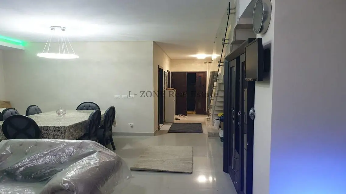 Modern furnished villa for rent in Hyde Park