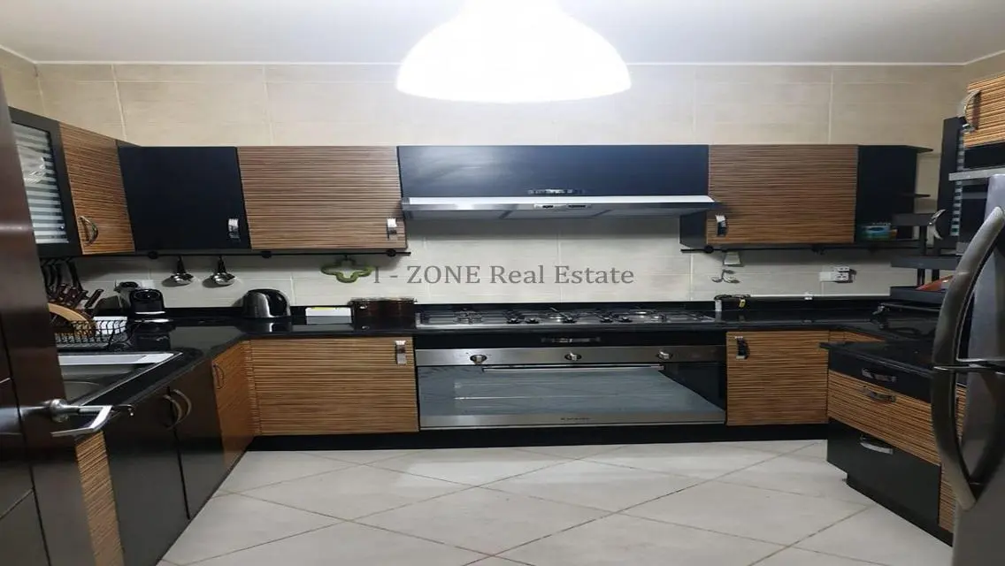 Modern furnished villa for rent in Hyde Park