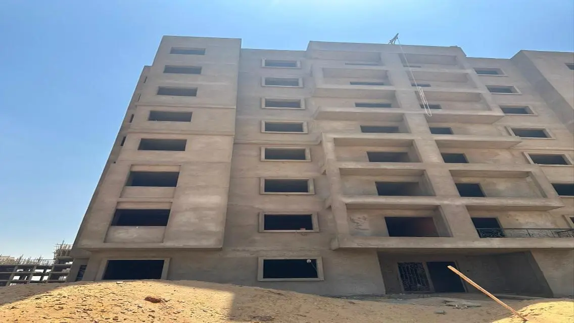 شقة 3 غرف و3حمام 135 م مقدم 661 وقسط33 الف