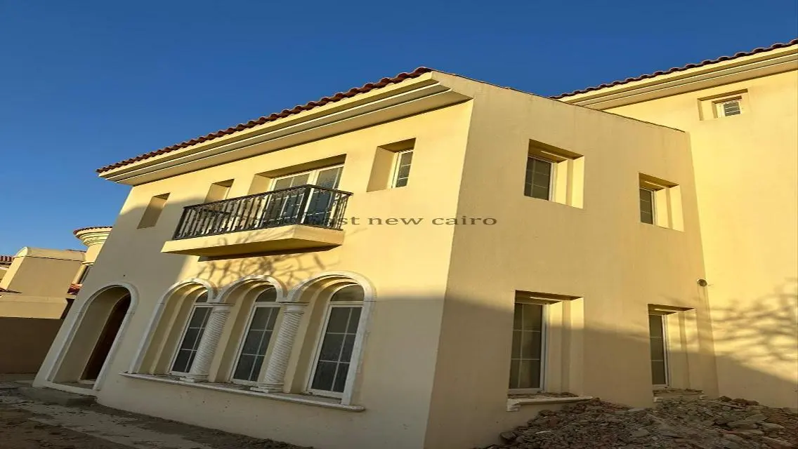 Villa for sale in a prime location in Hyde Park