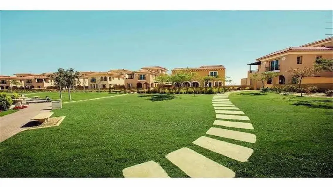 Villa for sale in a prime location in Hyde Park