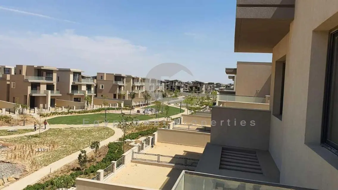 Luxury Villa For Sale Greenery &amp; Lake View @Estats