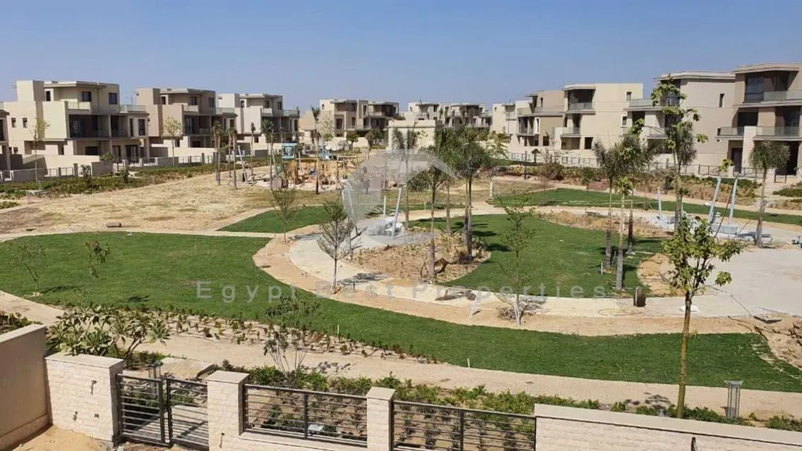 Luxury Villa For Sale Greenery &amp; Lake View @Estats