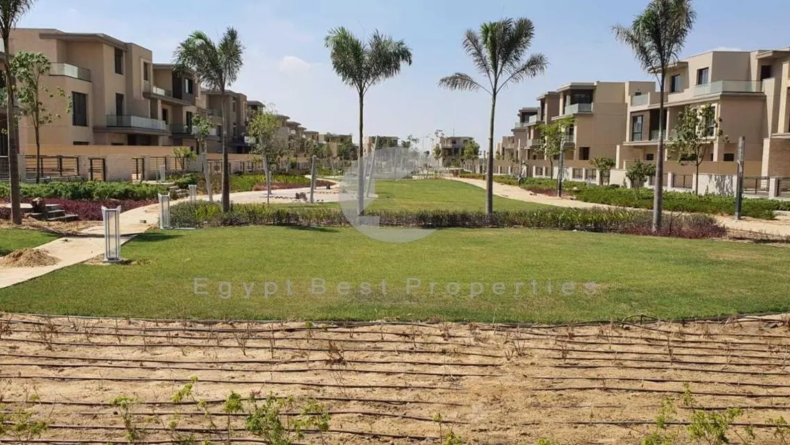 Luxury Villa For Sale Greenery &amp; Lake View @Estats