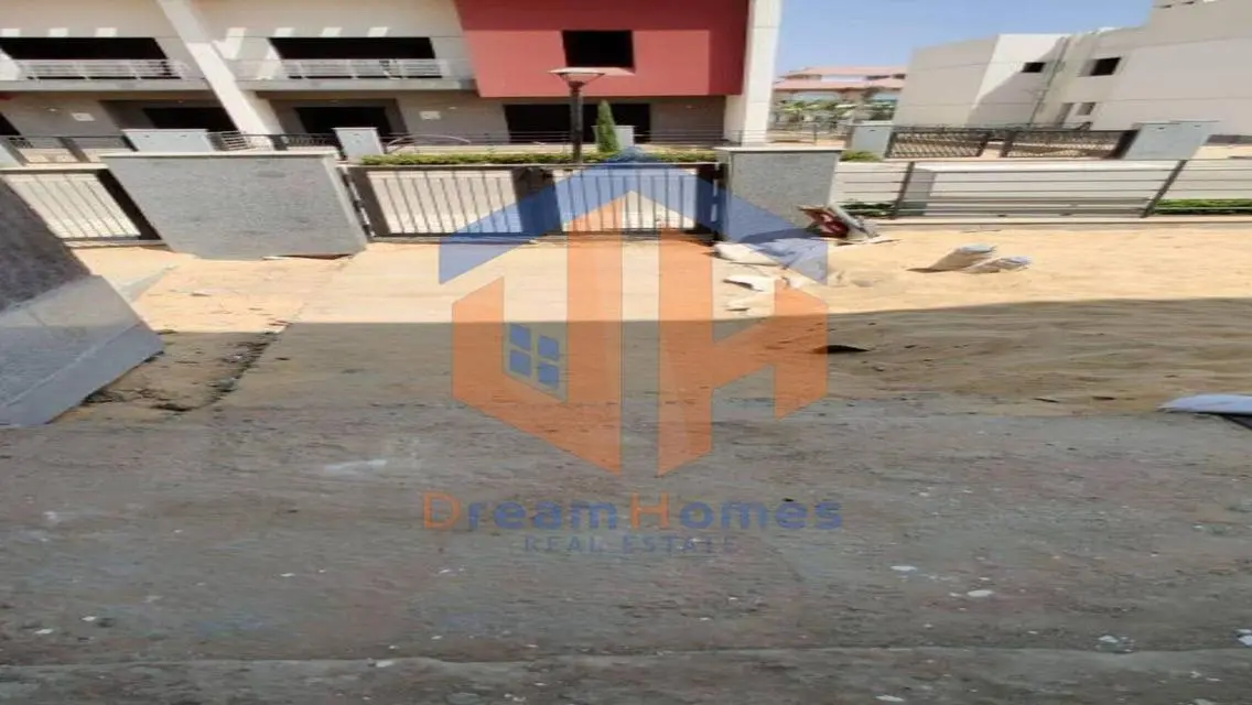 فيلا تاون هاوس مودرن للبيع في مدينتي بموقع مميز