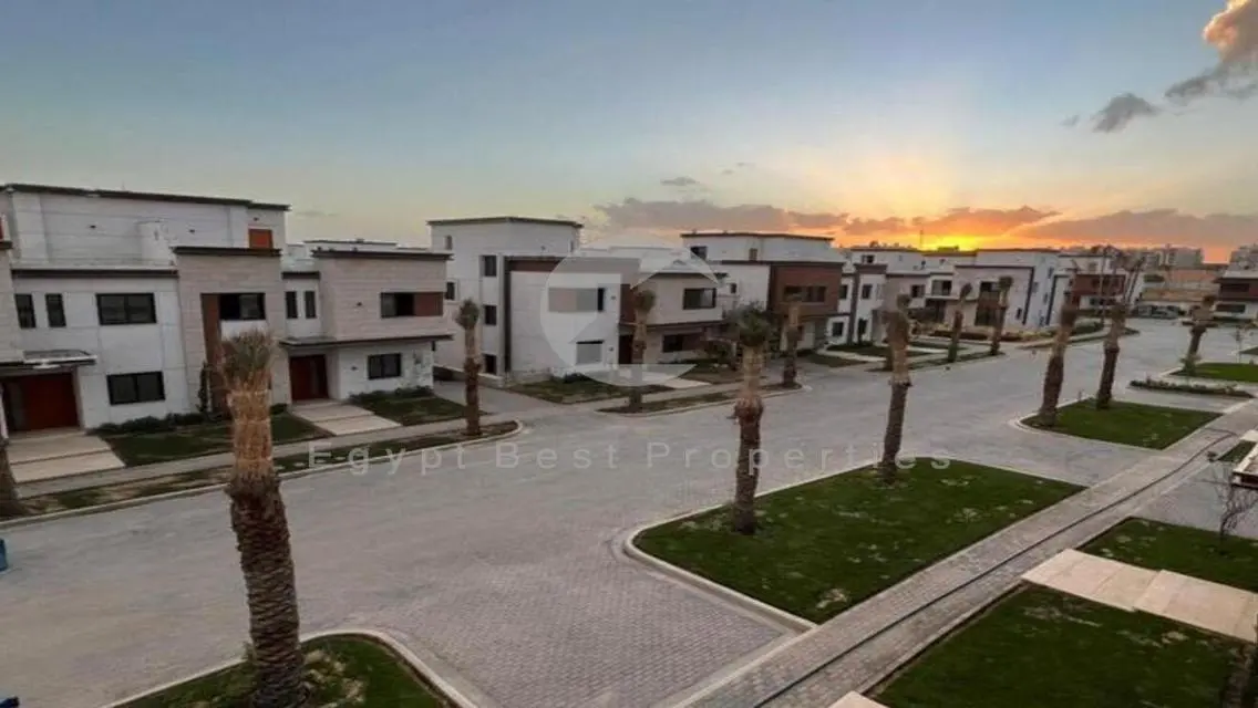 For Sale Twin House In Azzar New Cairo Over 10Year