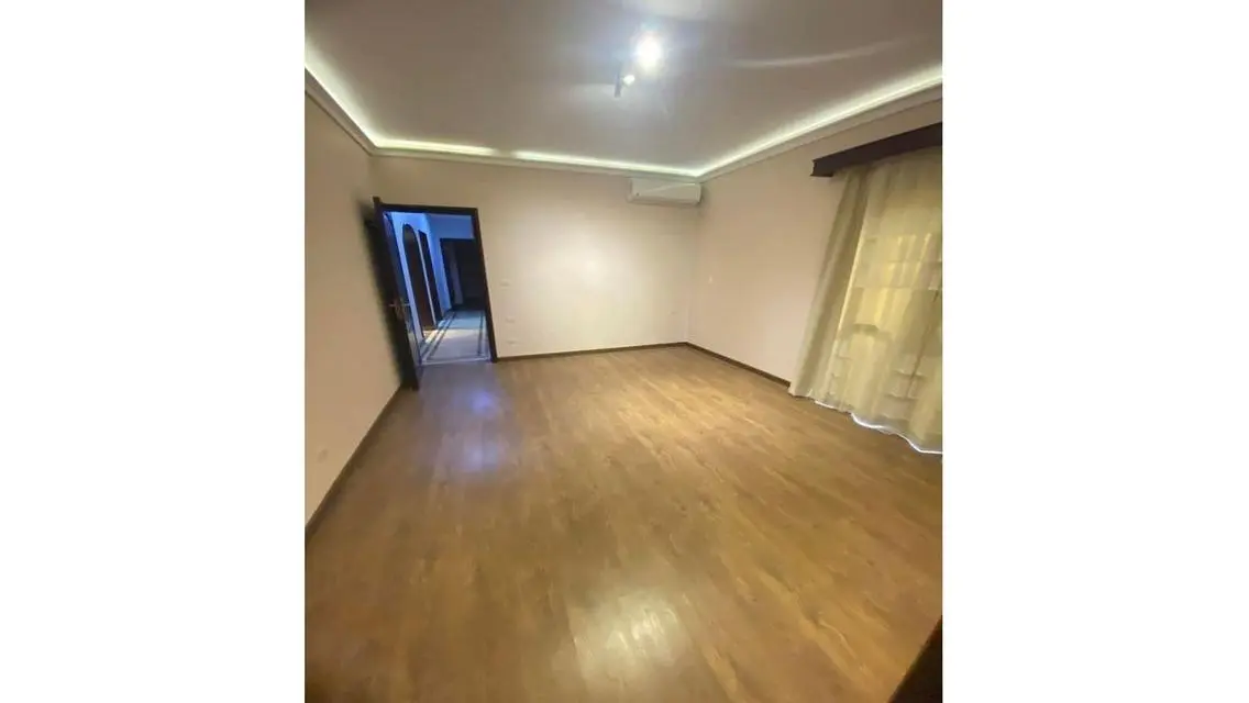 Ground floor with private garden - ready to move