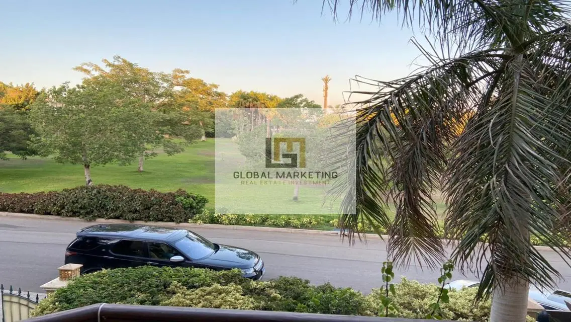 فيلا بحمام سباحة للايجار بكمبوند قطامية هايتس