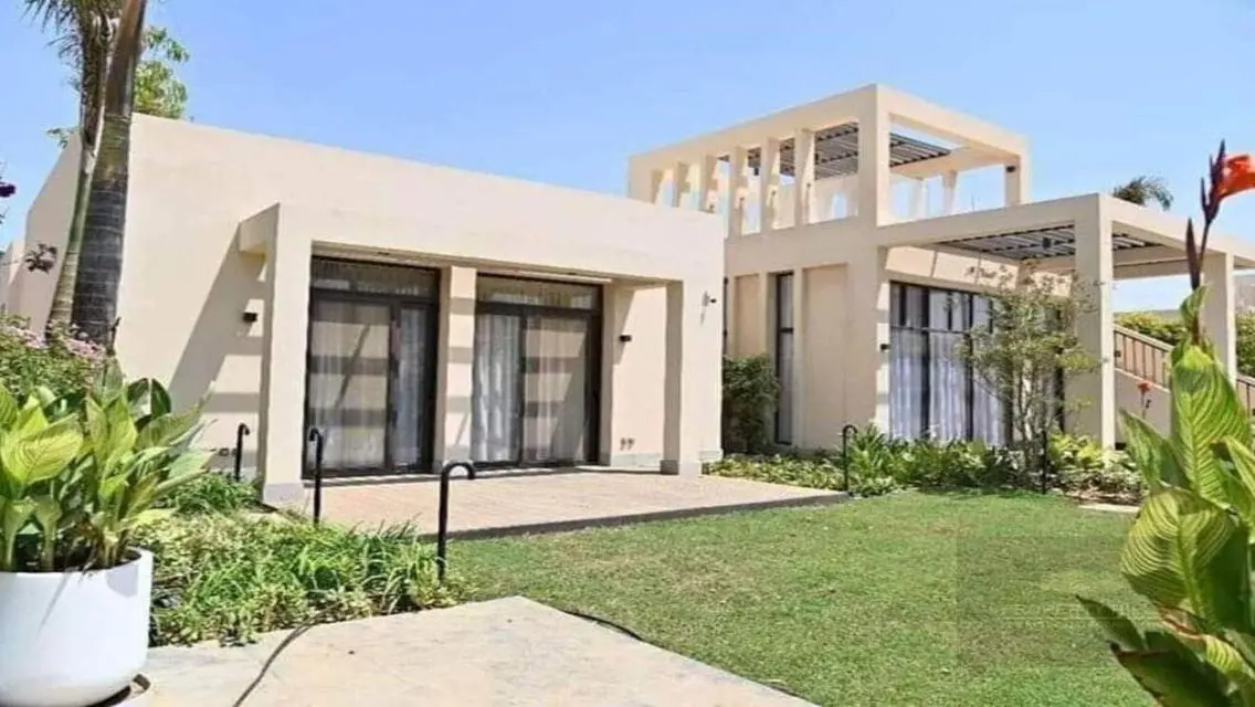 400m Villa near Mall of Egypt+2 million DP over 8y