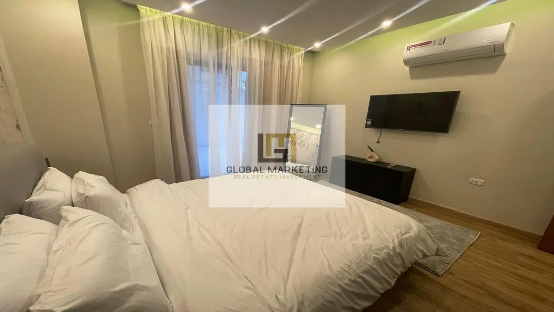 Furnished Apartment with Garden - in Lake View
