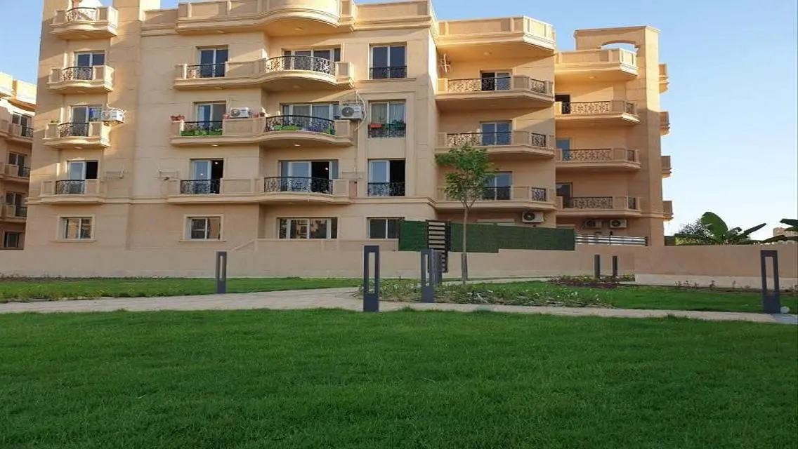 شقة فاخرة للبيع في مدينة أكتوبر - 10,800,000 جنيه