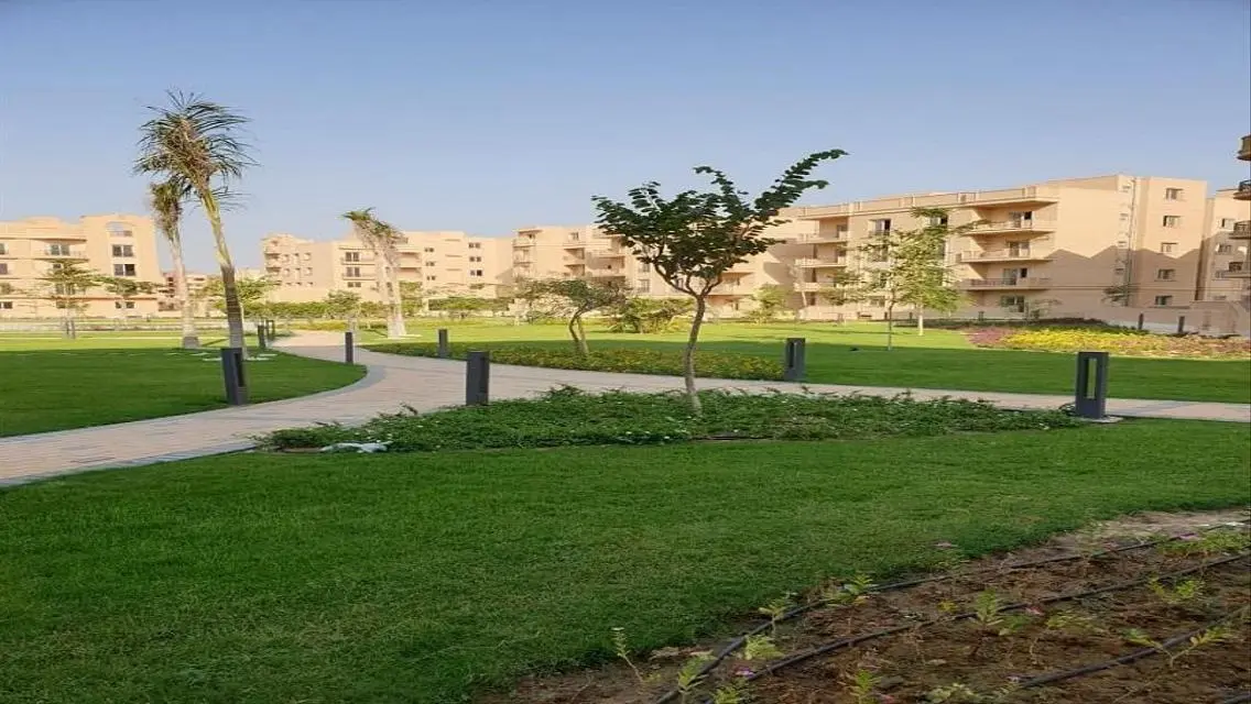 شقة فاخرة للبيع في مدينة أكتوبر - 10,800,000 جنيه