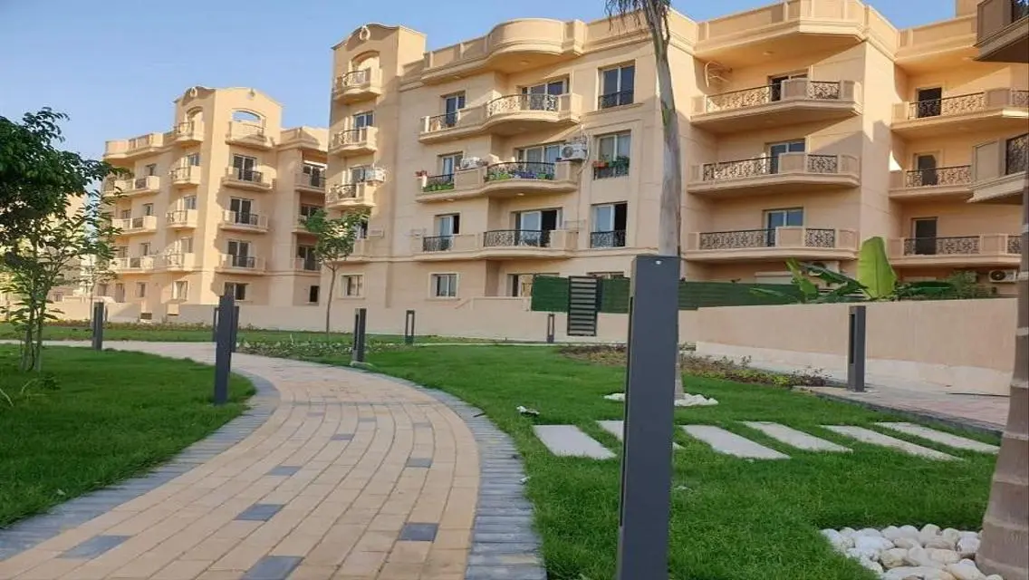 شقة فاخرة للبيع في مدينة أكتوبر - 10,800,000 جنيه