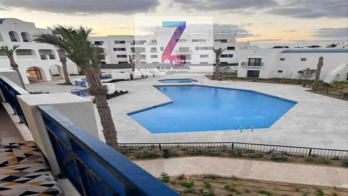 شاليه 3 غرف فيو حمام سباحة للبيع مراسي جريك الساحل