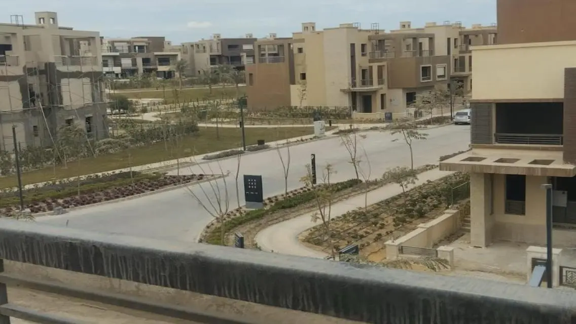 فيلا مستقلة للبيع – جولد كليف