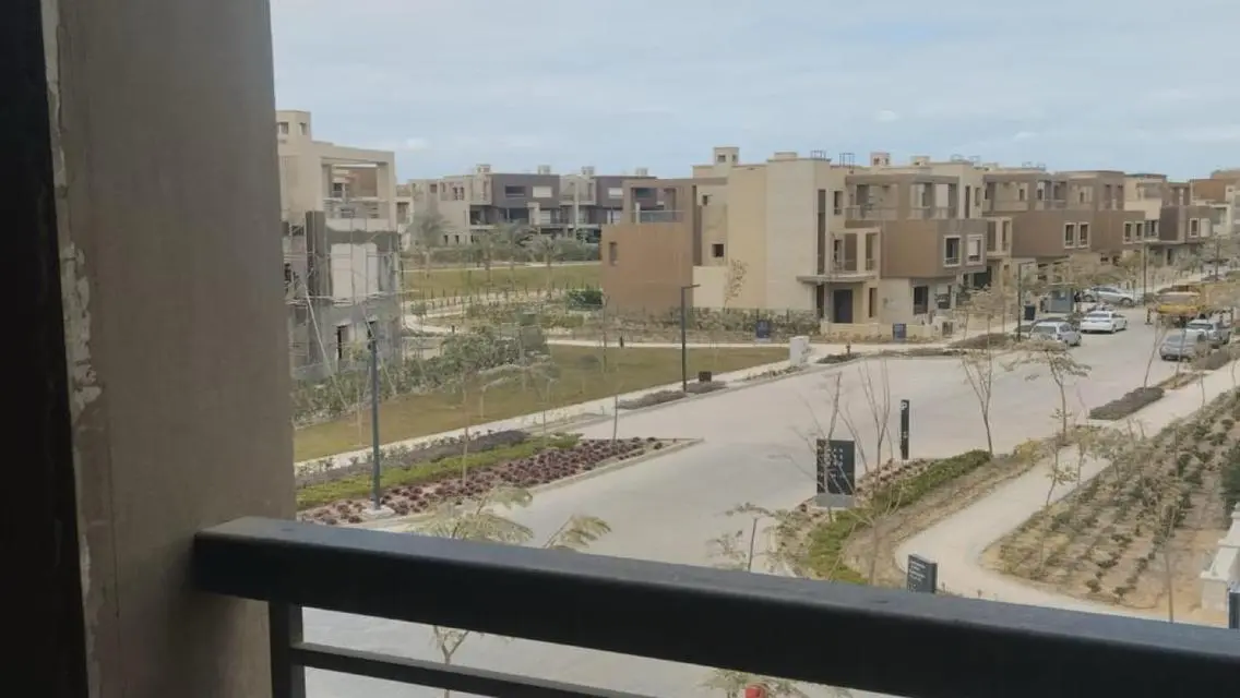 فيلا مستقلة للبيع – جولد كليف