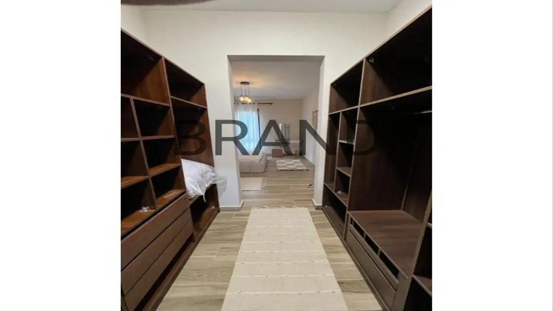 A fully furnished 2-bedroom apartment  In  Eastown