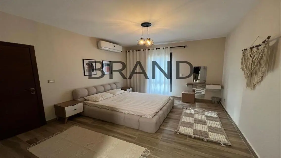 A fully furnished 2-bedroom apartment  In  Eastown