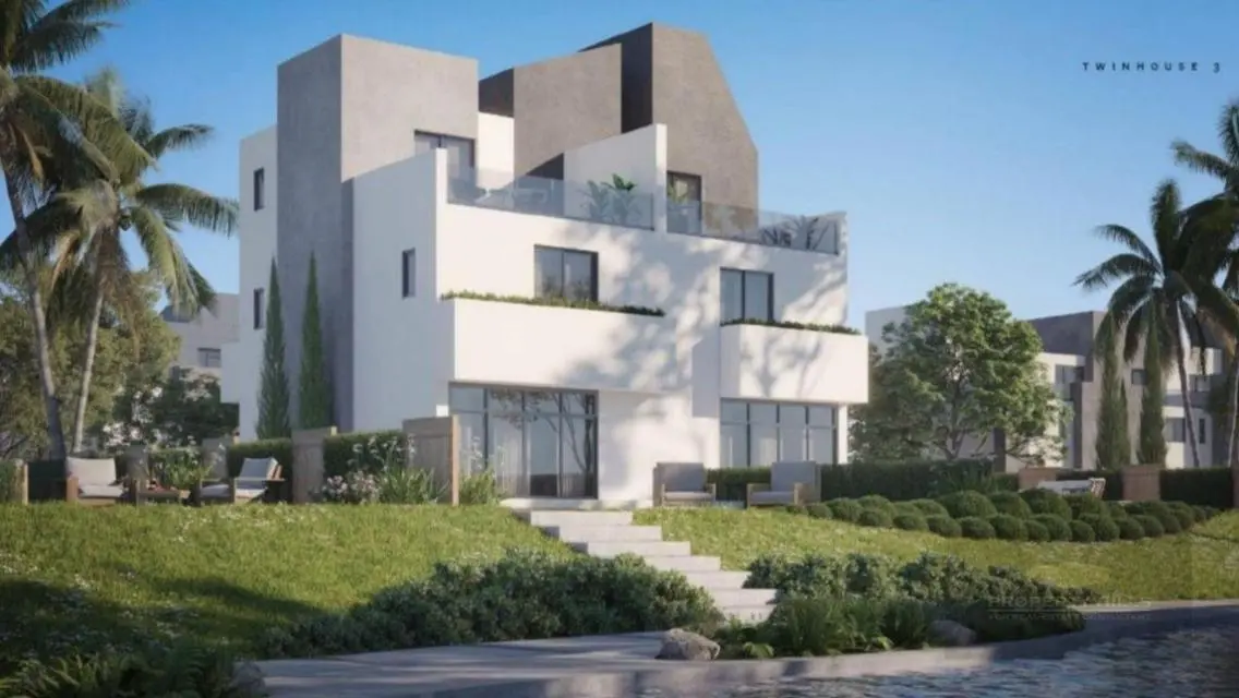 Finished villa with pool, 10-Years Installments