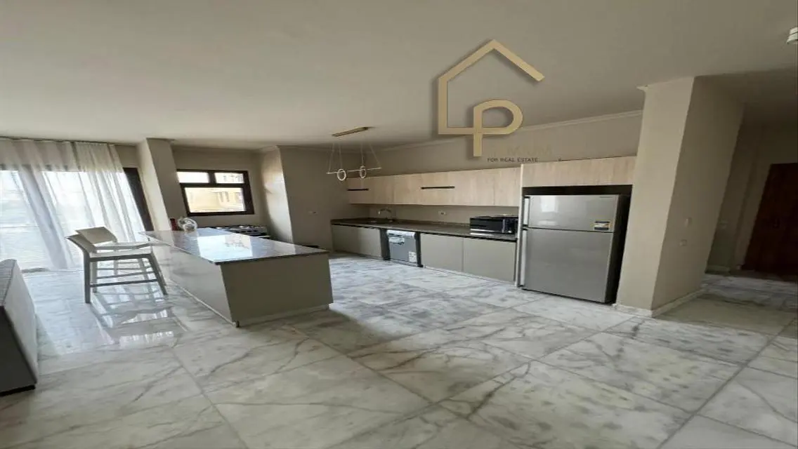 Luxury Apartment in Beverly Hills