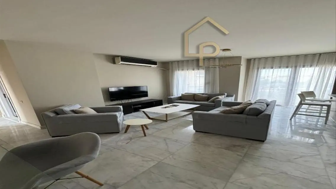 Luxury Apartment in Beverly Hills