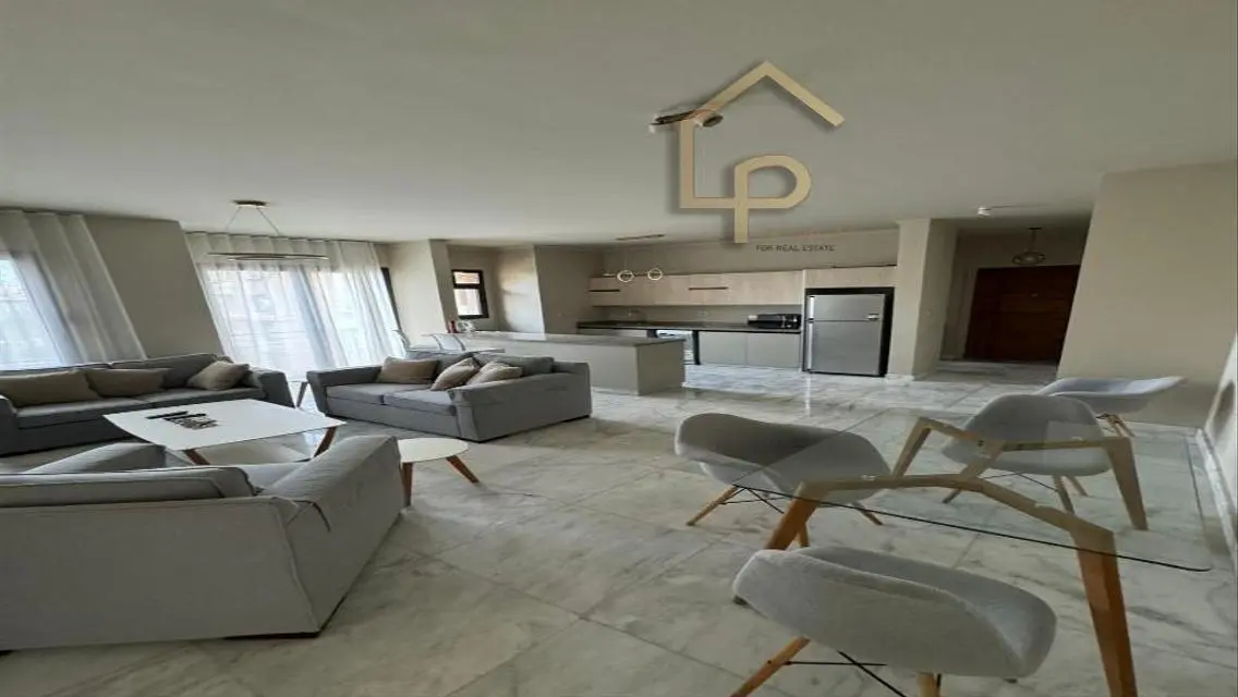 Luxury Apartment in Beverly Hills