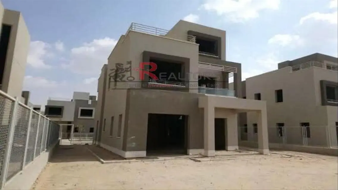 شقة فاخرة للبيع بمساحة 11689080 متر في قلب المدينة