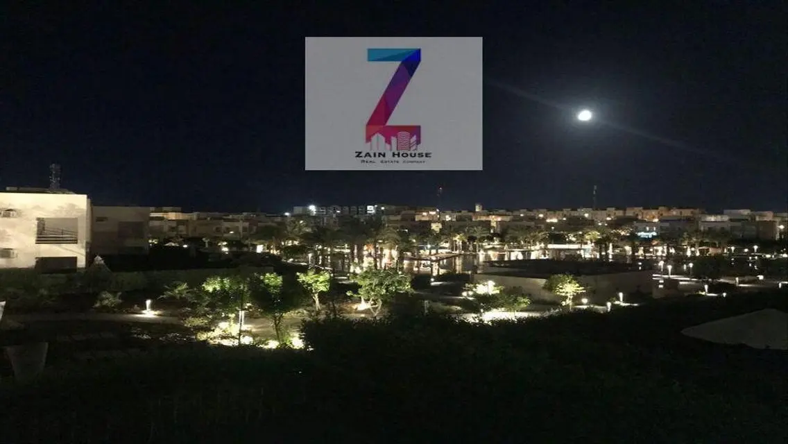 شاليه  للبيع في قريه امواج الساحل الشمالي موقع ممي