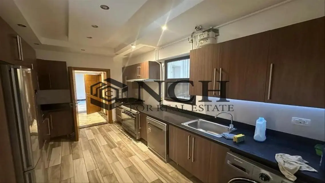 TRIPLEX 320M 4 BED FOR RENT, KITCHEN+APP AND ACS