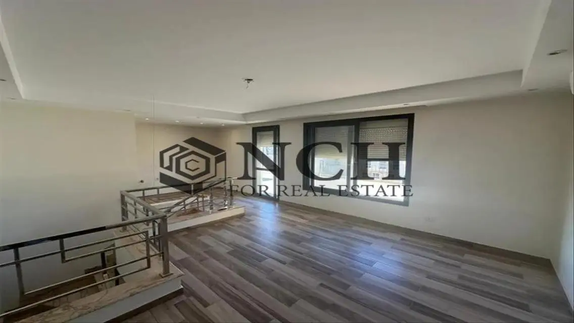 TRIPLEX 320M 4 BED FOR RENT, KITCHEN+APP AND ACS