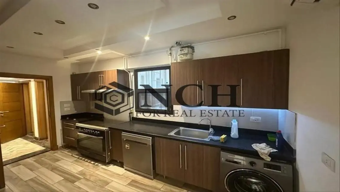 TRIPLEX 320M 4 BED FOR RENT, KITCHEN+APP AND ACS