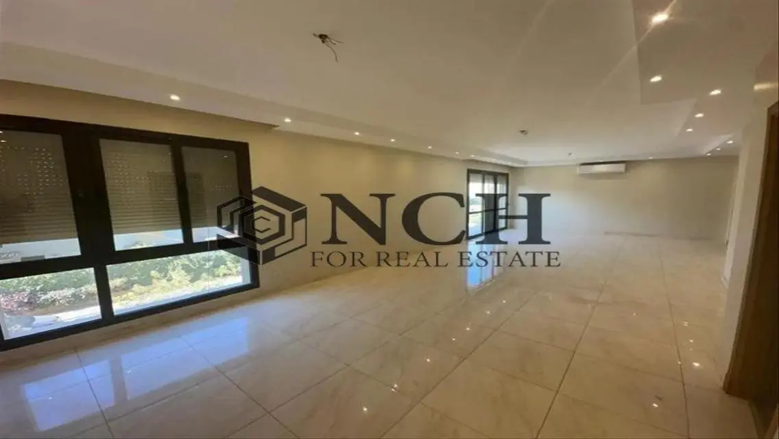 TRIPLEX 320M 4 BED FOR RENT, KITCHEN+APP AND ACS