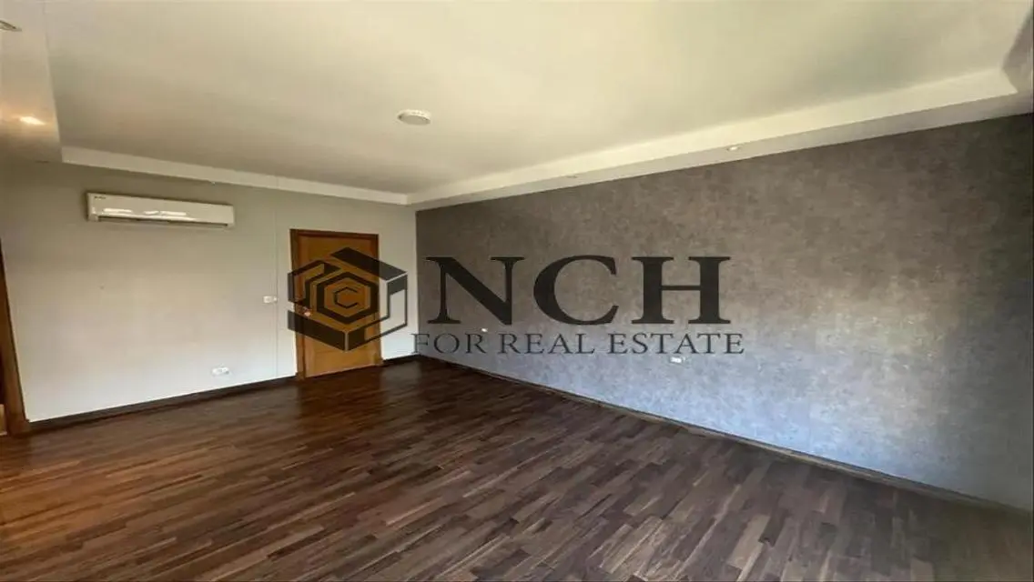 TRIPLEX 320M 4 BED FOR RENT, KITCHEN+APP AND ACS