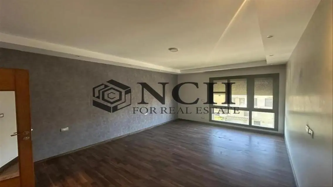 TRIPLEX 320M 4 BED FOR RENT, KITCHEN+APP AND ACS