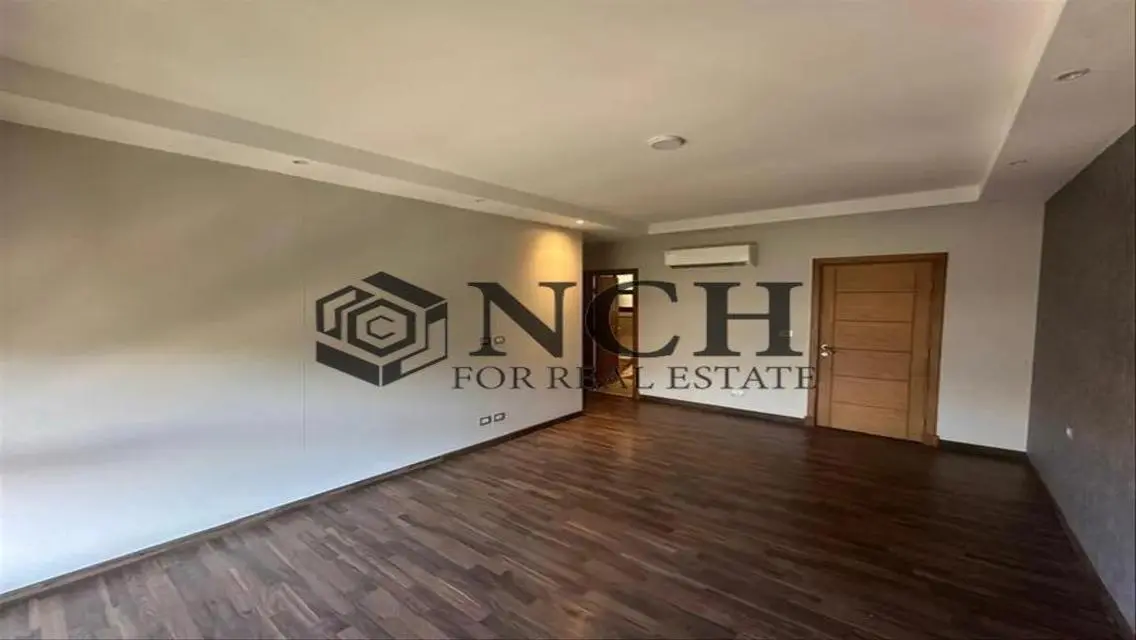 TRIPLEX 320M 4 BED FOR RENT, KITCHEN+APP AND ACS