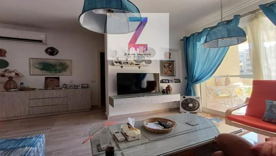 Ground floor with a modern furnished garden, fully