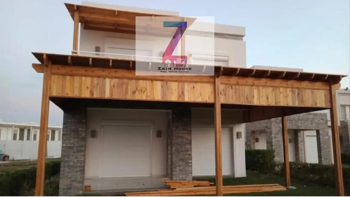 Luxury Property with Spacious Balcony