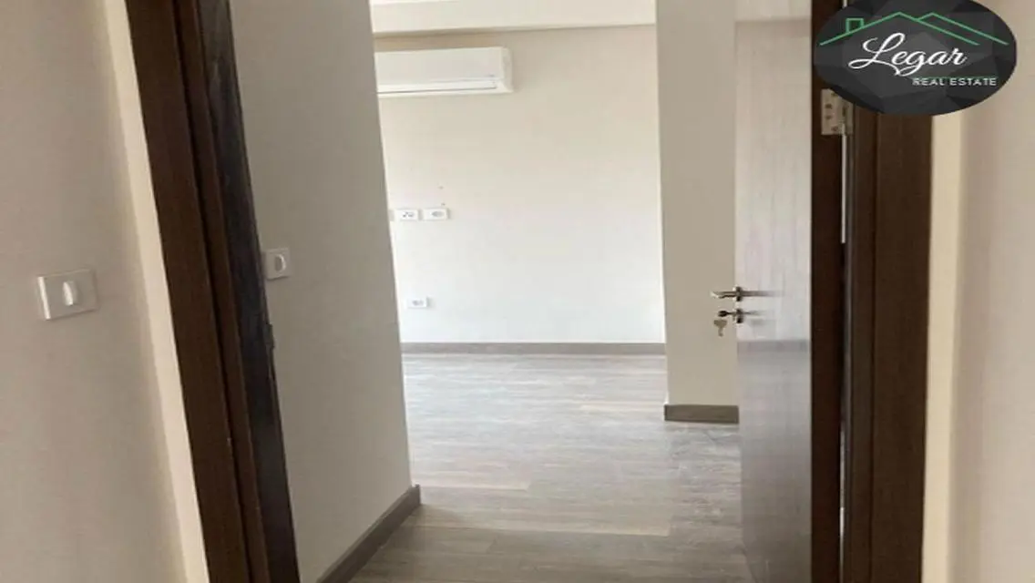 شقة فاخرة في منطقة مميزة مع كافة المرافق