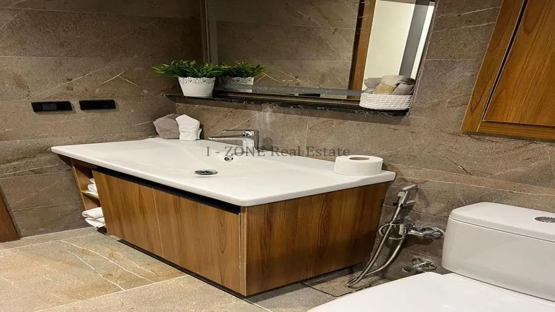 Lake View Luxury Apartment