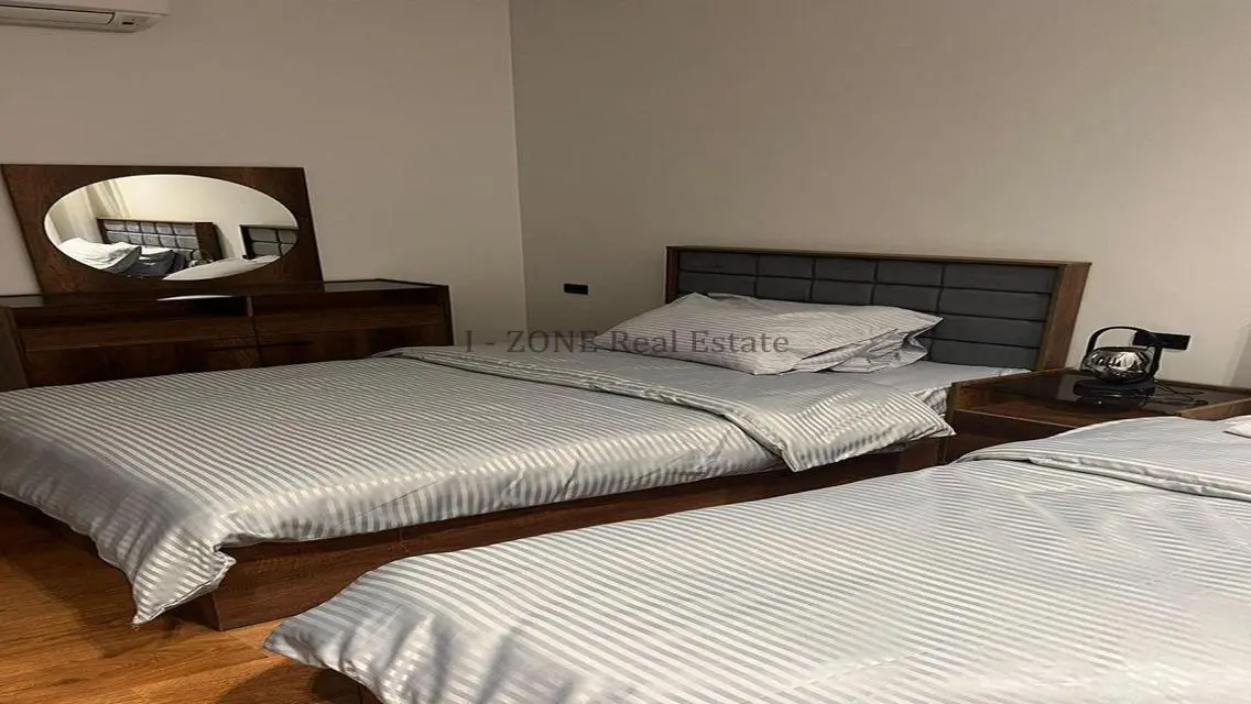Lake View Luxury Apartment